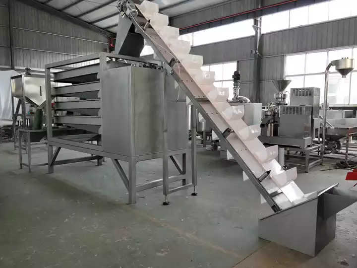 Automatic peanut kernel grading machine