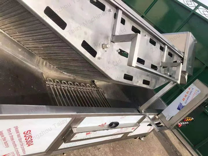 Внутри фритюрницы